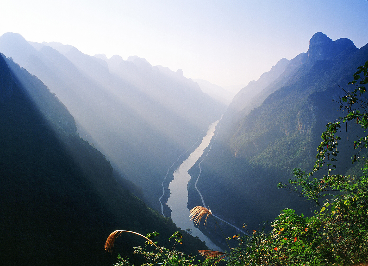 02600110红水河龙滩大峡谷.JPG